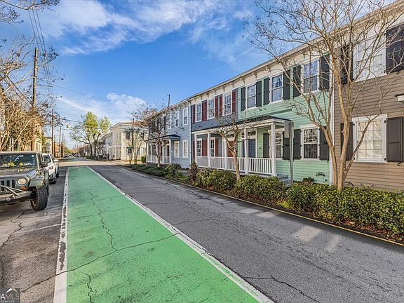 4th image of 444 Price St