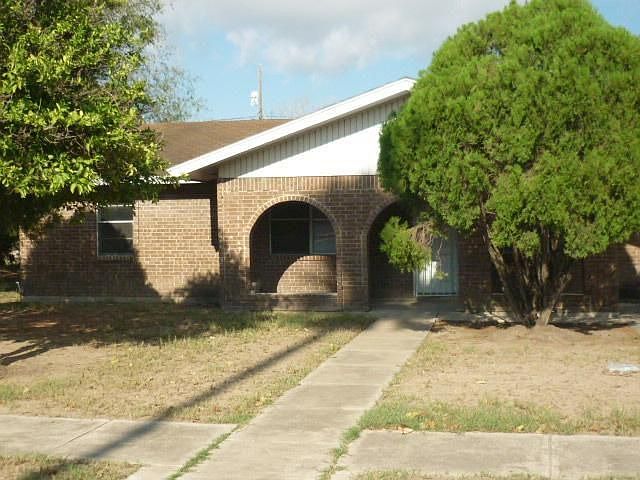 1st image of 301 N 1st St