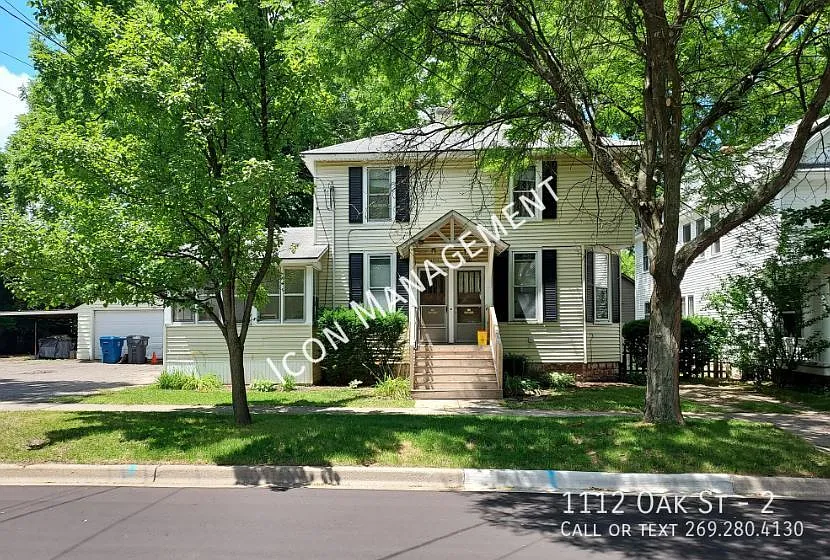 1112 Oak St #2