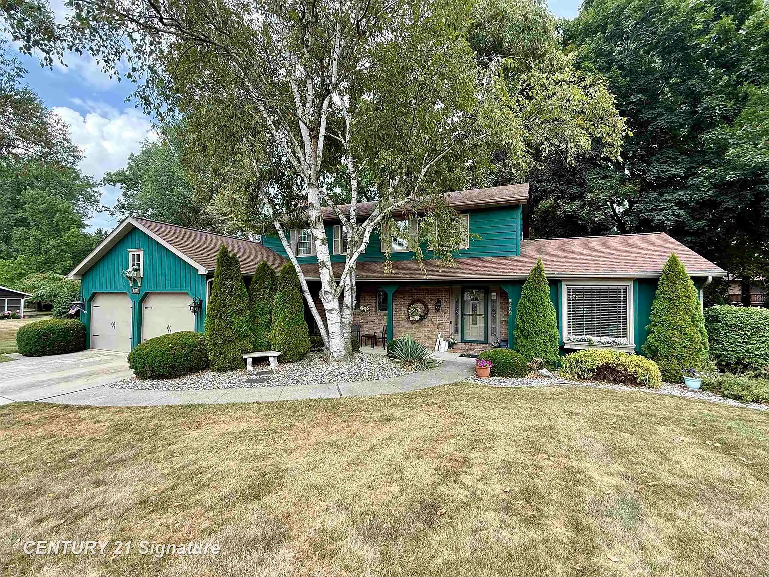 5402 Nottingham Dr N photo 1