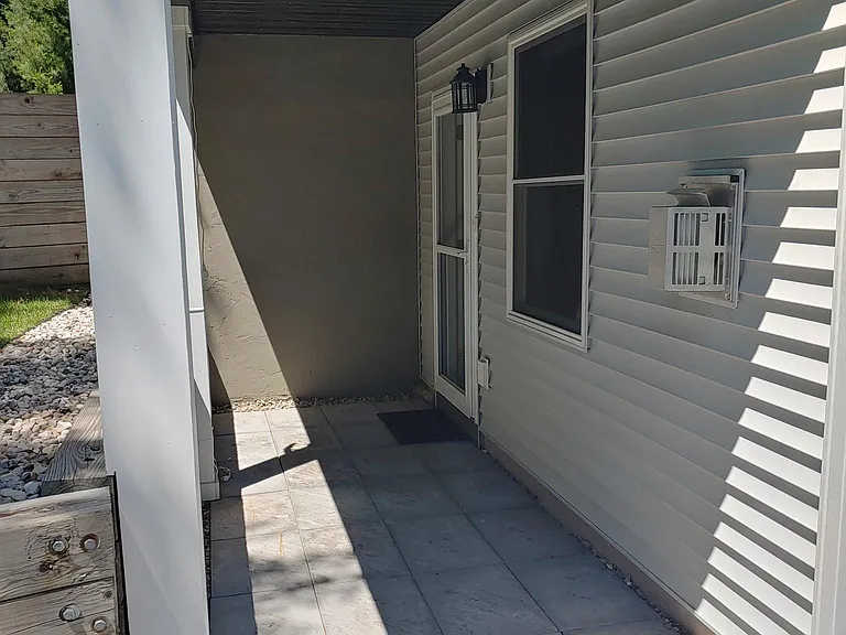 433 E Sleights Rd — Photo 6
