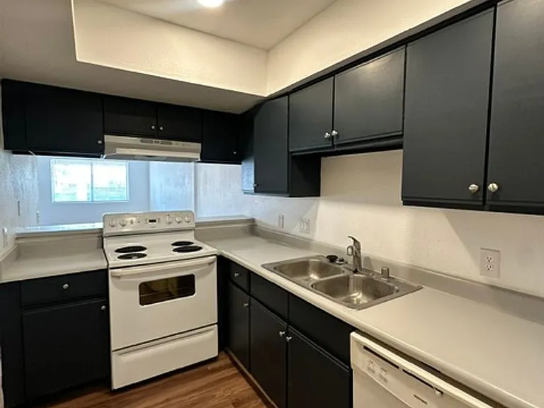 3411 Center Dr — Photo 21