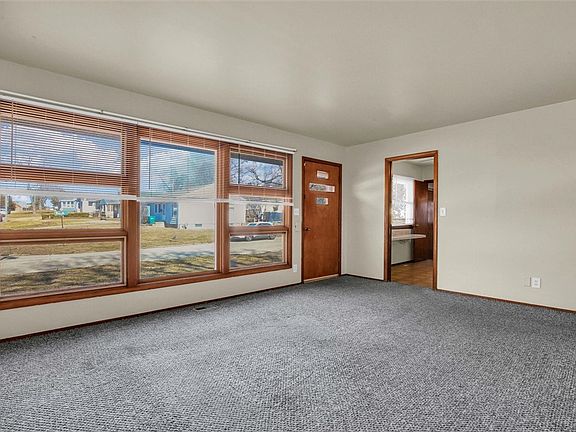 5th image of 275 Wayside Ave