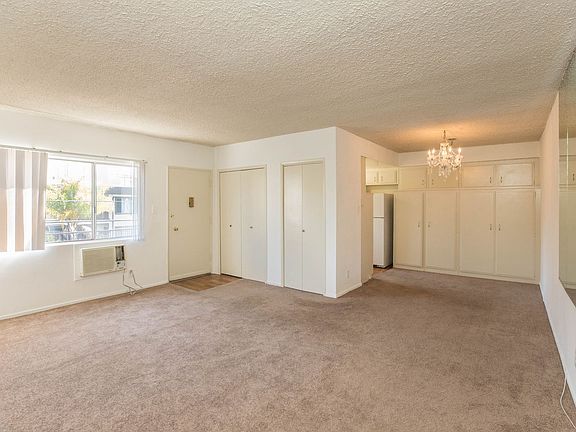 2nd image of 963 S Barrington Ave APT 7