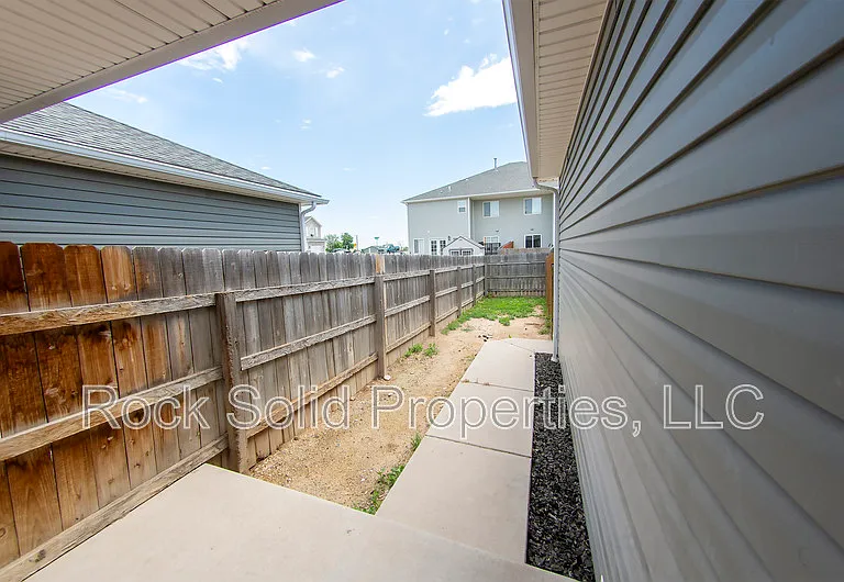521 Queens Rd #1 — Photo 31