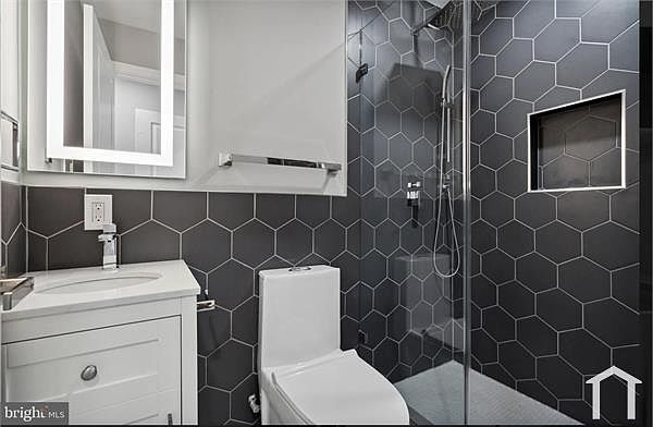 1st image of 892 N 42nd St #1