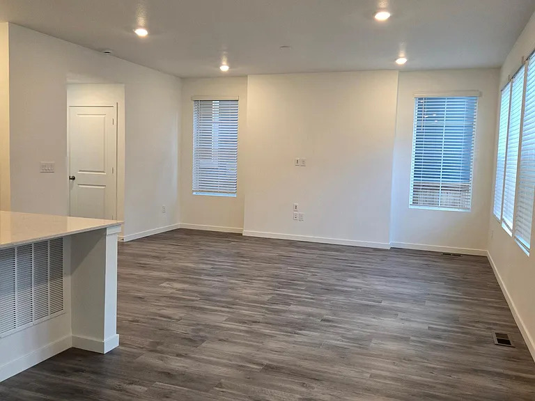 669 McGeal Pl — Photo 38