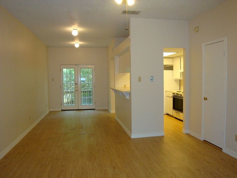 1st image of 706 W Lynn St APT C