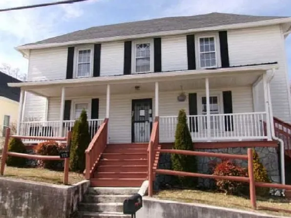 128 Valley St, Pulaski, VA 24301