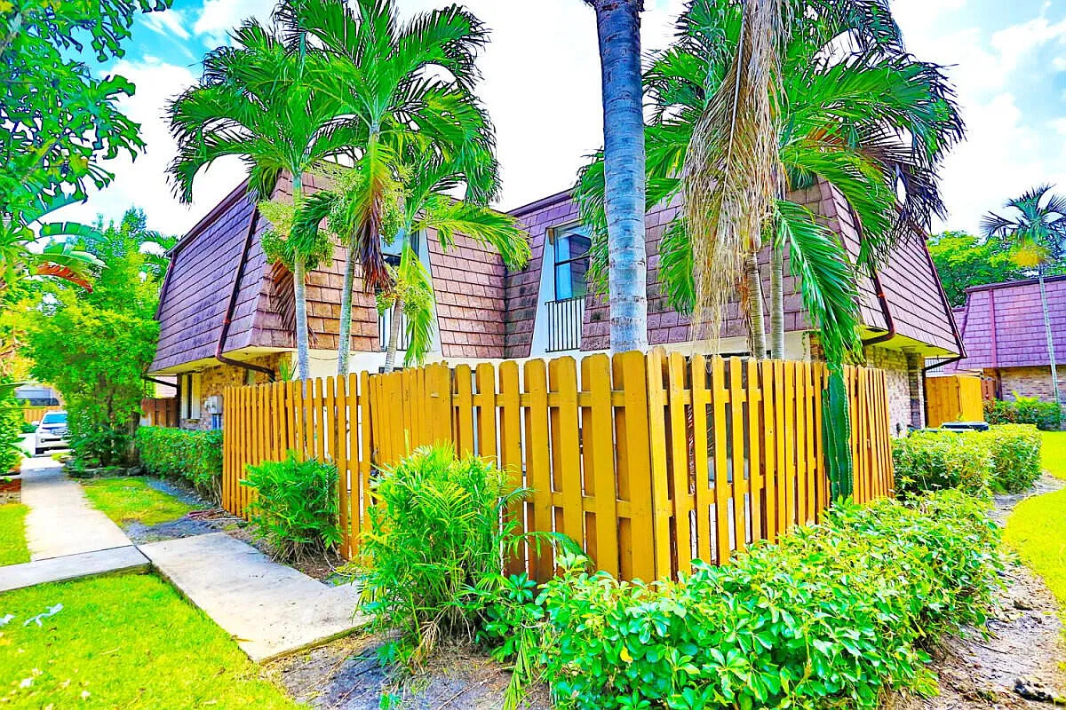 2 bed, 2.5 bath, 1284 sqft, $2,550 — Photo 1