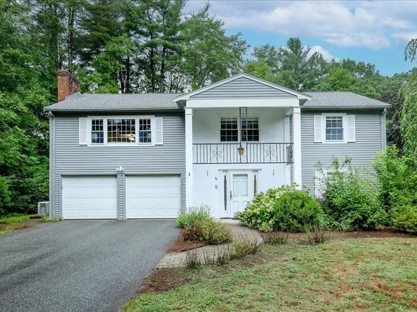 24 Meadowbrook Rd, Bedford, MA 01730