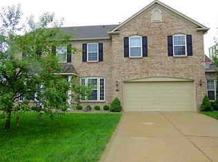 1422 Woodfield Dr, Greenwood, IN