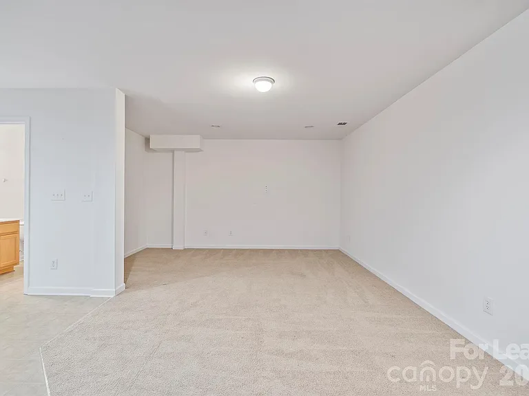 413 Armour St — Photo 24