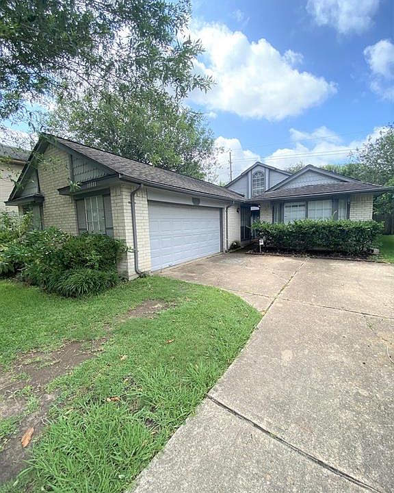 1st image of 15311 Oak Terrace Dr