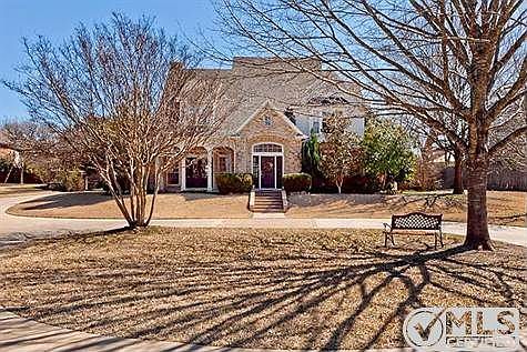 1st image of 530 Ashwood Ln