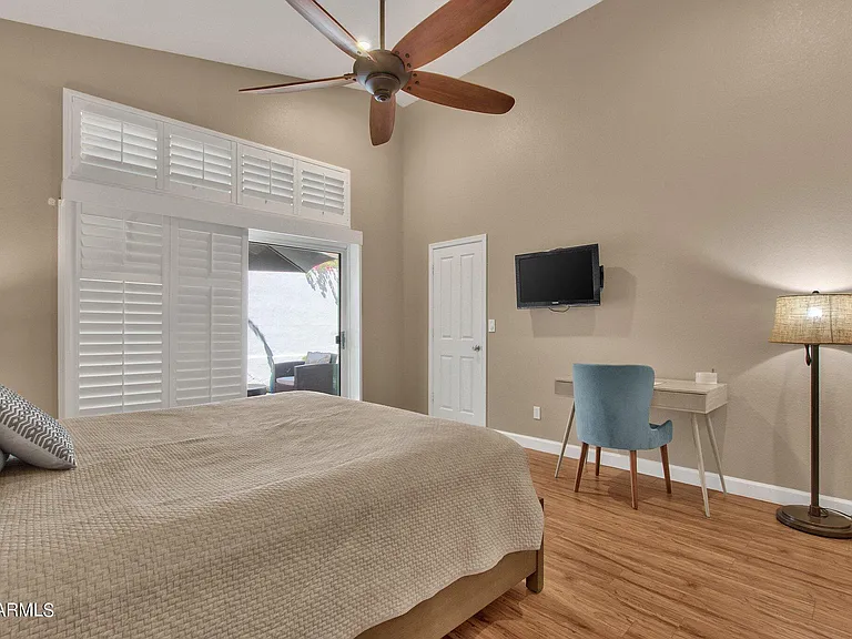 1138 E Amberwood Dr — Photo 21