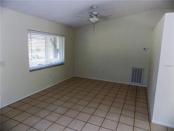 4th image of 2287 E Orangehill Ave
