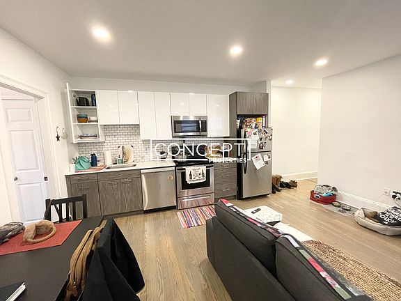 2nd image of 7 Myrtle St #8F