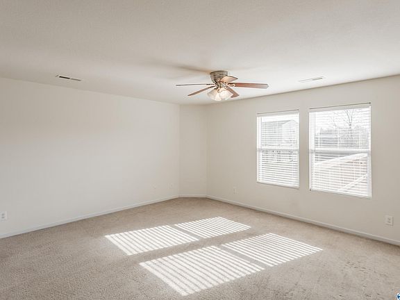 3rd image of 105 Bayside Ln