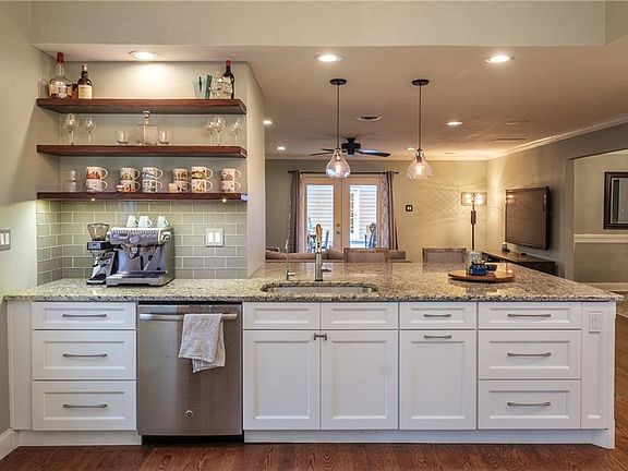5th image of 102 N Weatherred Dr