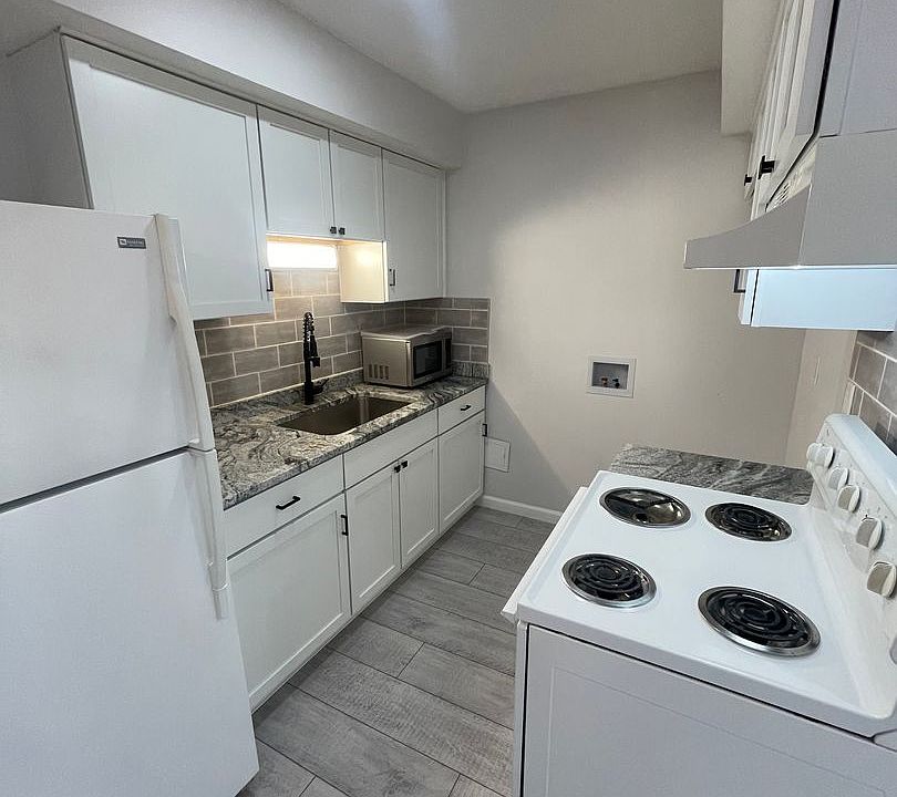 1st image of 23225 Deanhurst St #104