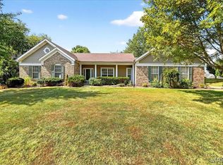 5756 Westchester Farm Dr, Weldon Spring, MO 63304