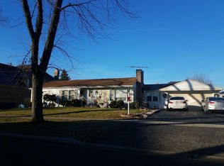 420 Sunnyside Ave, Itasca, IL 60143