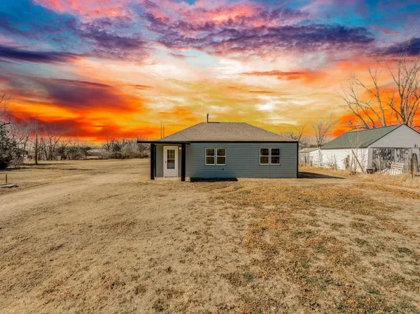 1319 N Arthur St, Hutchinson, KS 67501