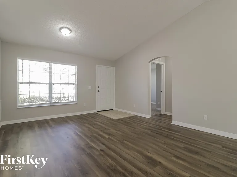 2417 Larkwood Rd — Photo 3