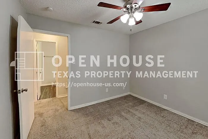 400 Valley Mills Dr — Photo 14
