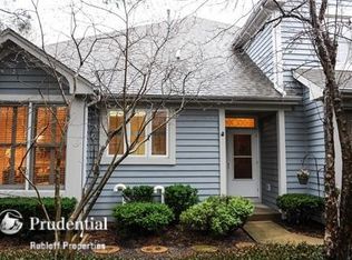 2114 Trowbridge Ct, Glenview, IL 60026