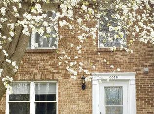 8668 Bent Arrow Ct, Springfield, VA 22153