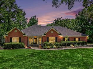 8911 Diamante Dr, Magnolia, TX 77354