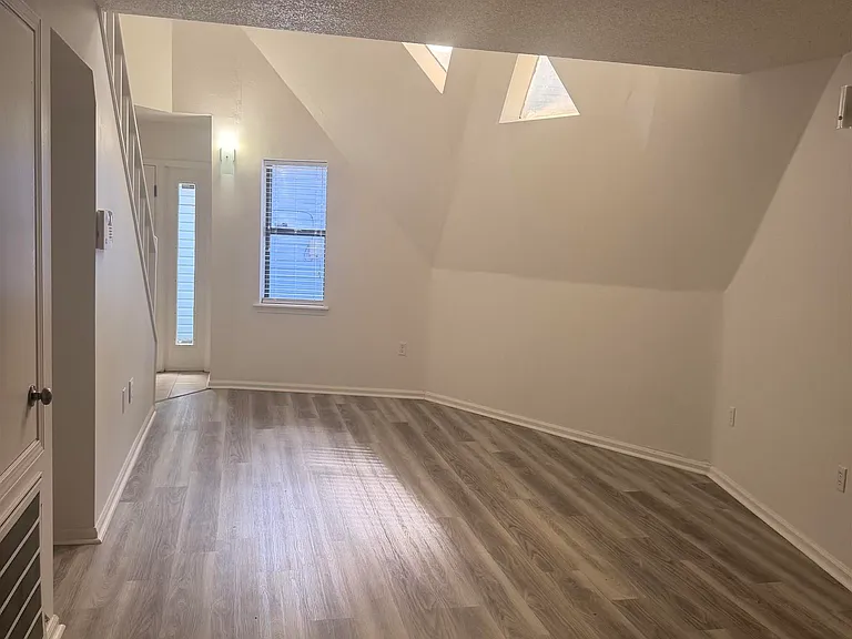 15444 Summerwood Ave — Photo 5