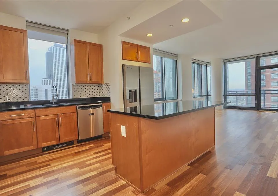 389 Washington St #20A