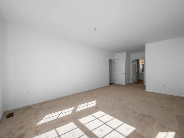 252 The Promenade image 15 of 28