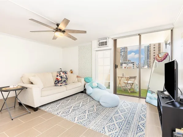 2092 Kuhio Ave #906, Honolulu, HI 96815