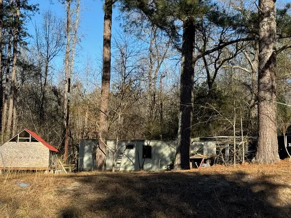 4110 Cokesbury Rd, Hodges, SC 29653