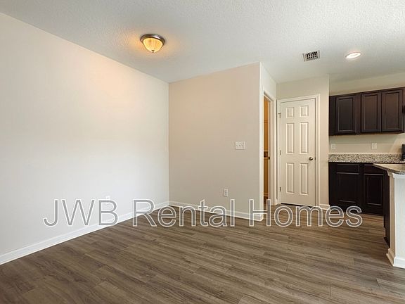 4th image of 1339 Neva St