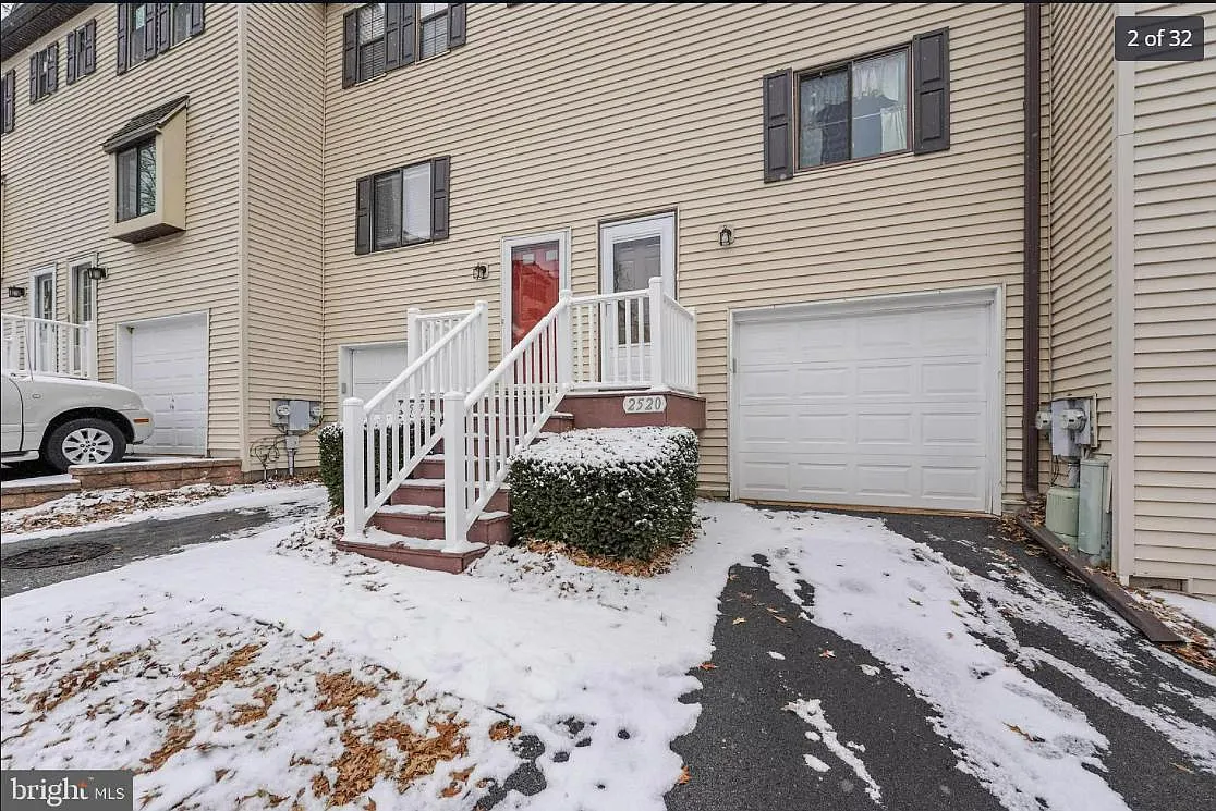 Entrance Stairs, Garage and Driweway parking - 2520 Pond View Dr