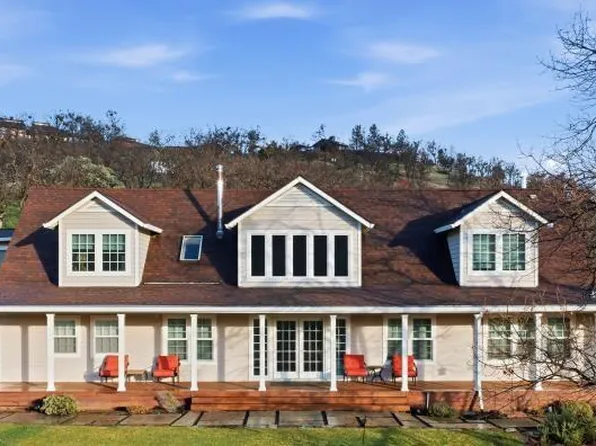 6015 Dark Hollow Rd, Medford, OR 97501