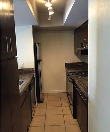 4th image of 4121 Avondale Ave #212