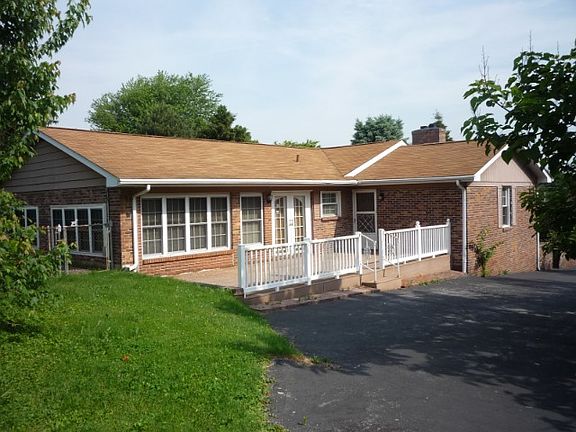 2nd image of 427 Allen Dr