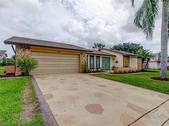 5th image of 244 Lotus Dr