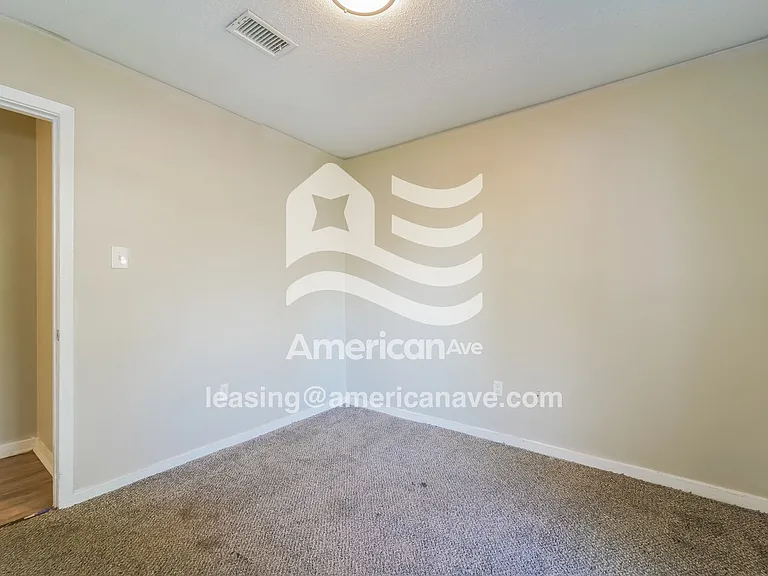785736_010_wm_-_bedroom_13538856.jpg
