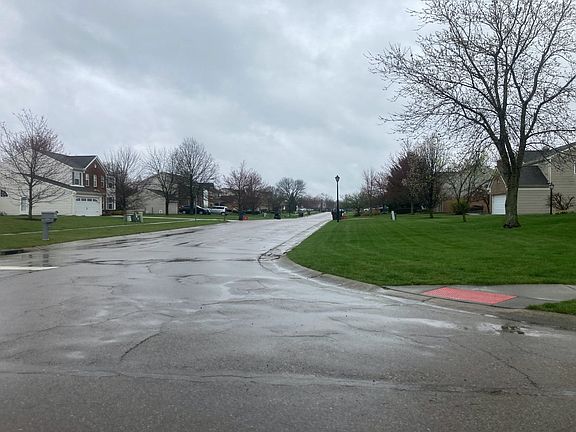 5th image of 9609 Cedar Knoll Dr
