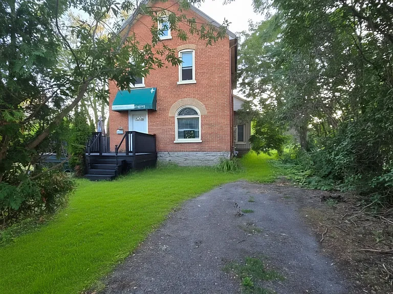 16 Highland Ave #B — Photo 2