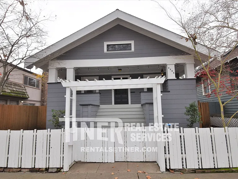 2804 F St — Photo 5