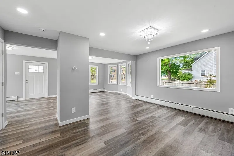 3 bed, 3.0 bath, $4,200 — Photo 3