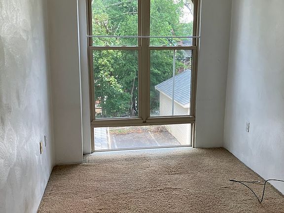 5th image of 5819 Bartlett St APT 6